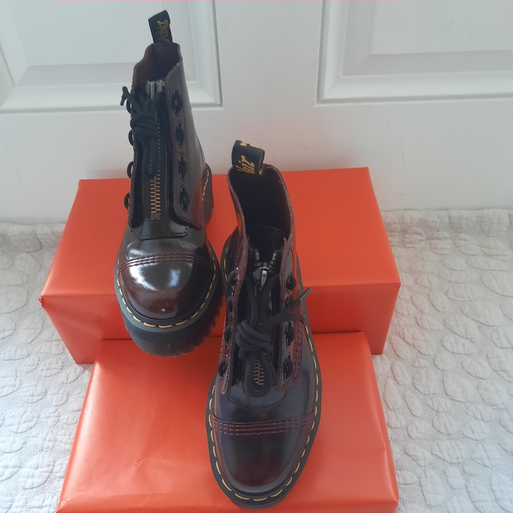 Dr. Martens Sinclair Zip Front Boots. NEW - Picture 3 of 9
